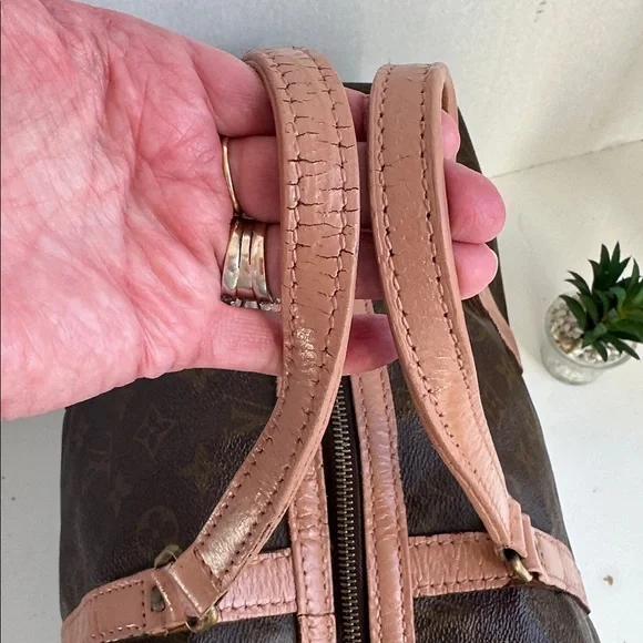 Louis Vuitton Monogram Sac Souple custom
No visible date code
14” x 10” x 7 - Picture 2 of 15